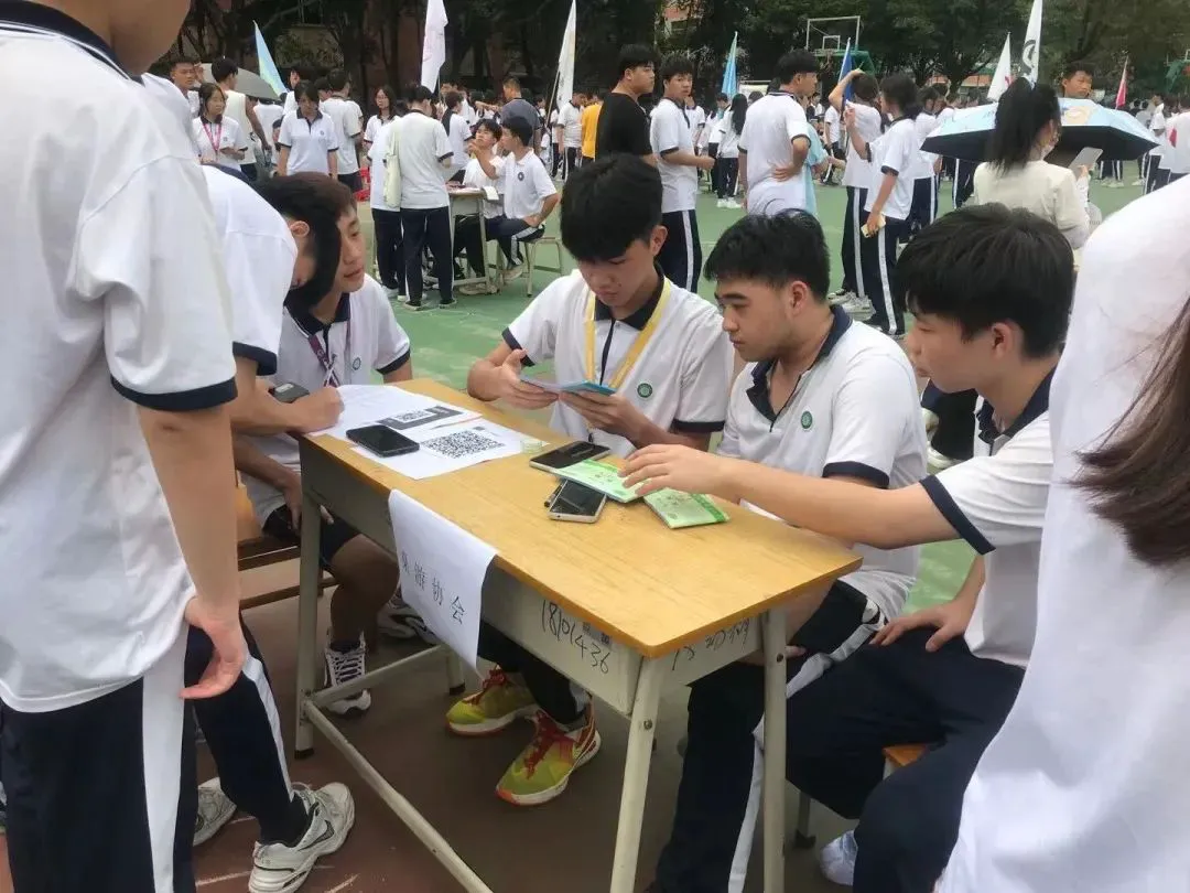 业余篮球爱好者在哪里可以找到表演赛资源_0